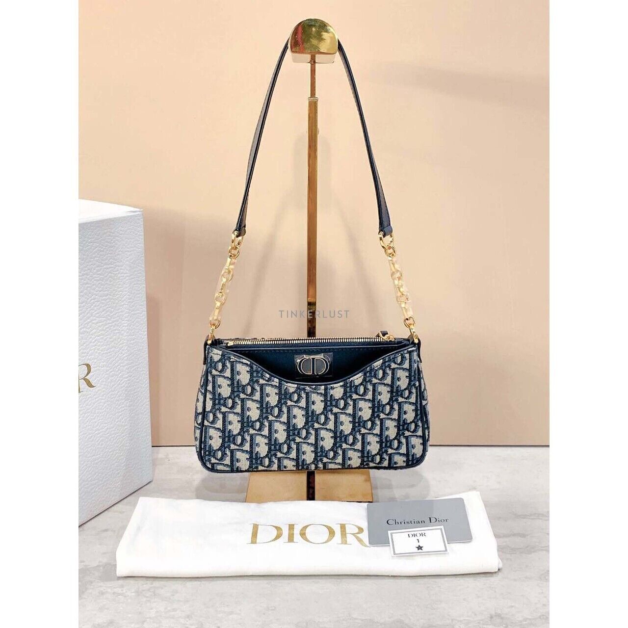 すぐ届く☆DIOR☆30 MONTAIGNE HOBO AVENUE ミニバッグ Blue 30 Montaigne Hobo Avenue Mini Bag Leather Mini Bag for